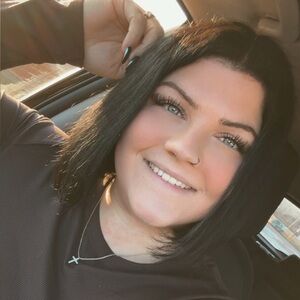 Meet your Posher, Mikayla